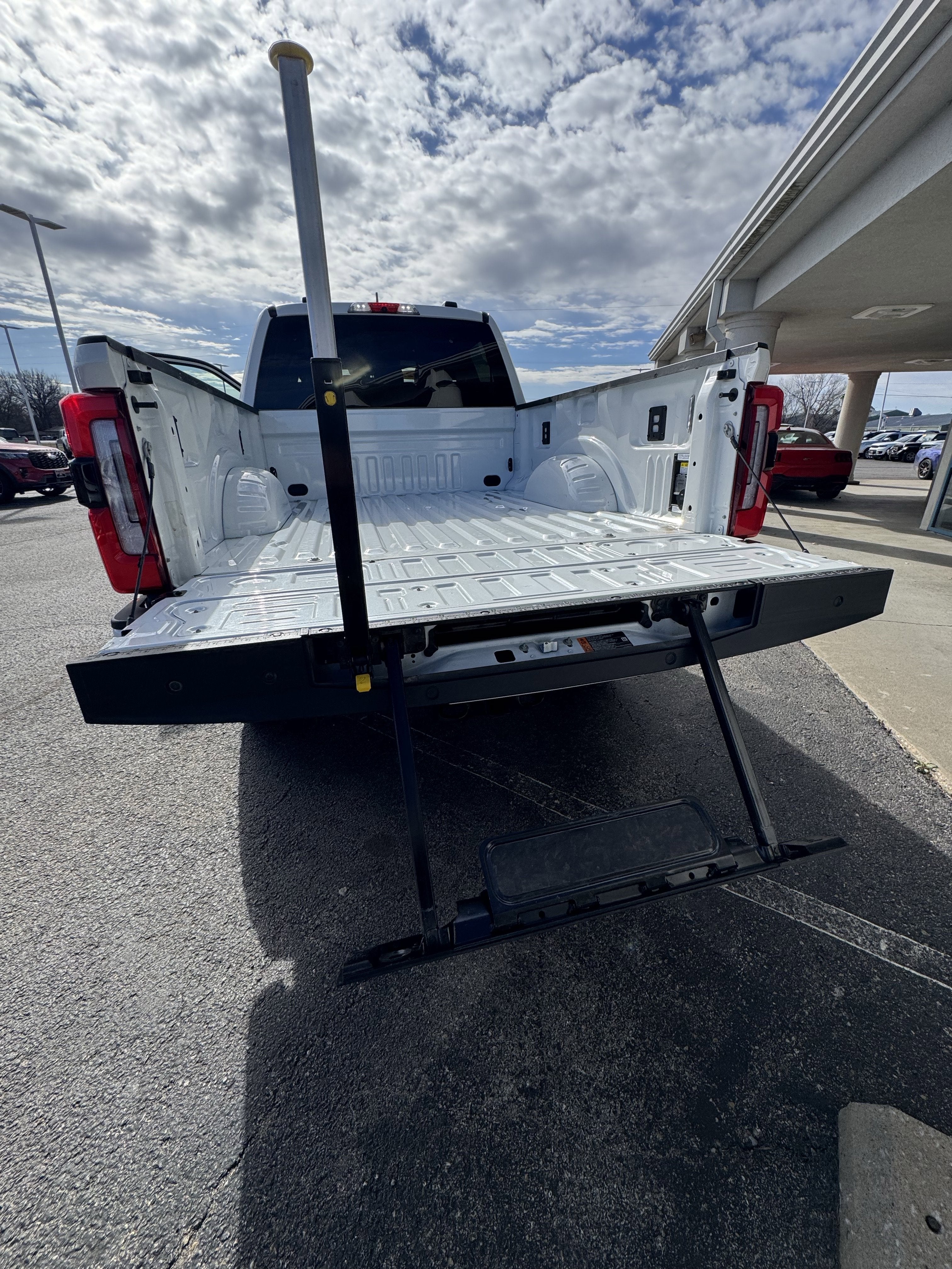 2024 Ford Super Duty F-350 SRW XL