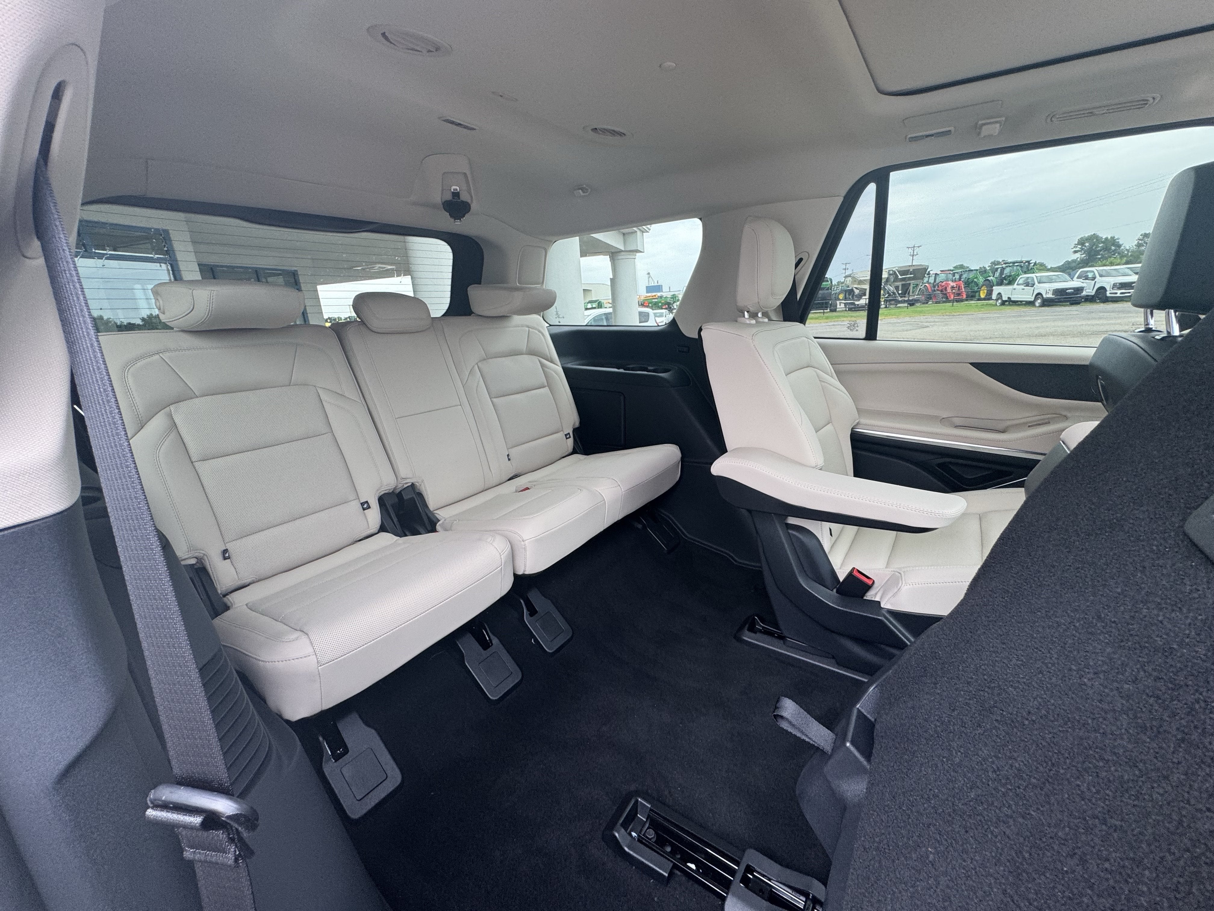 2027 Lincoln Navigator Reserve