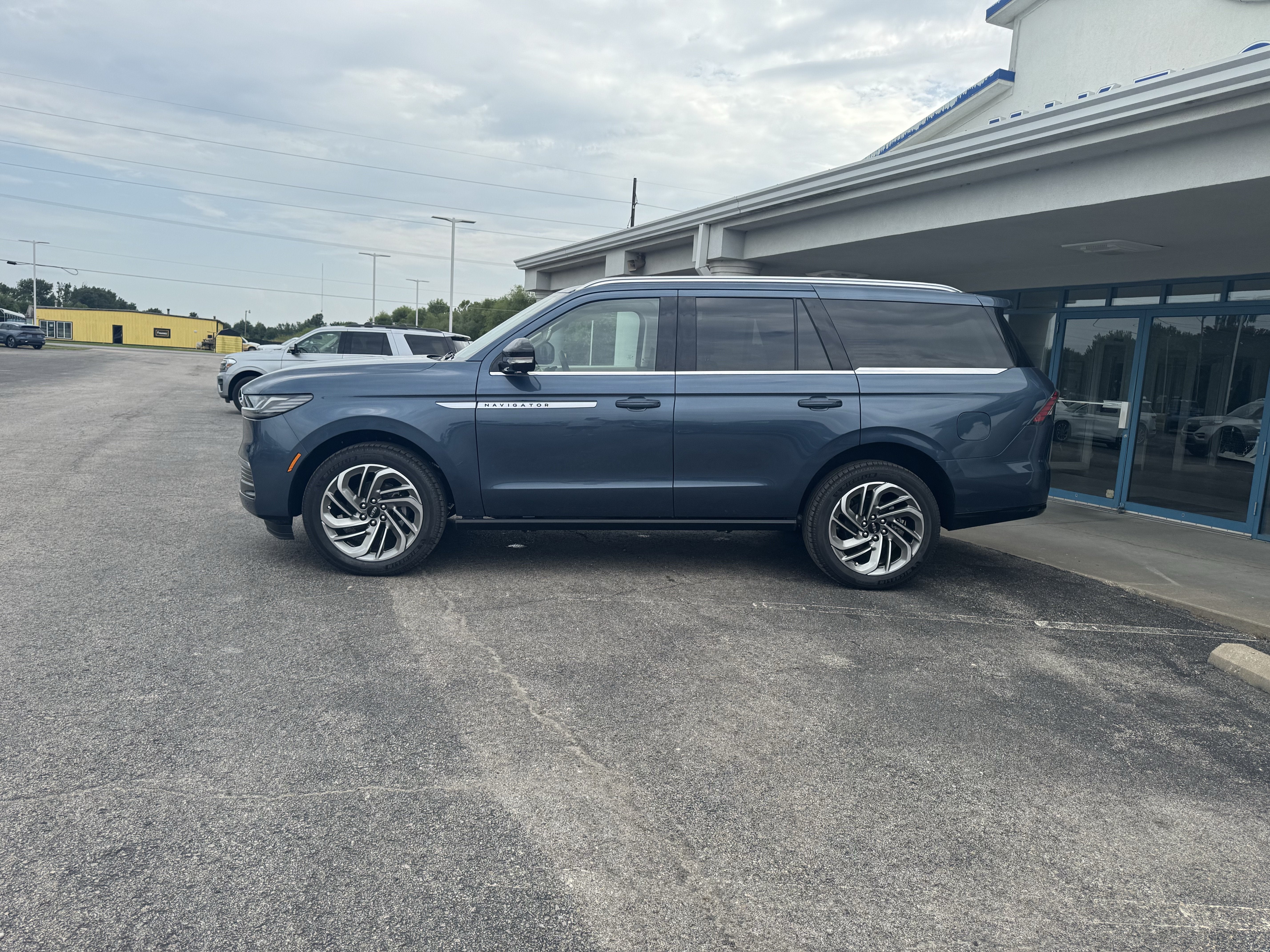 2027 Lincoln Navigator Reserve