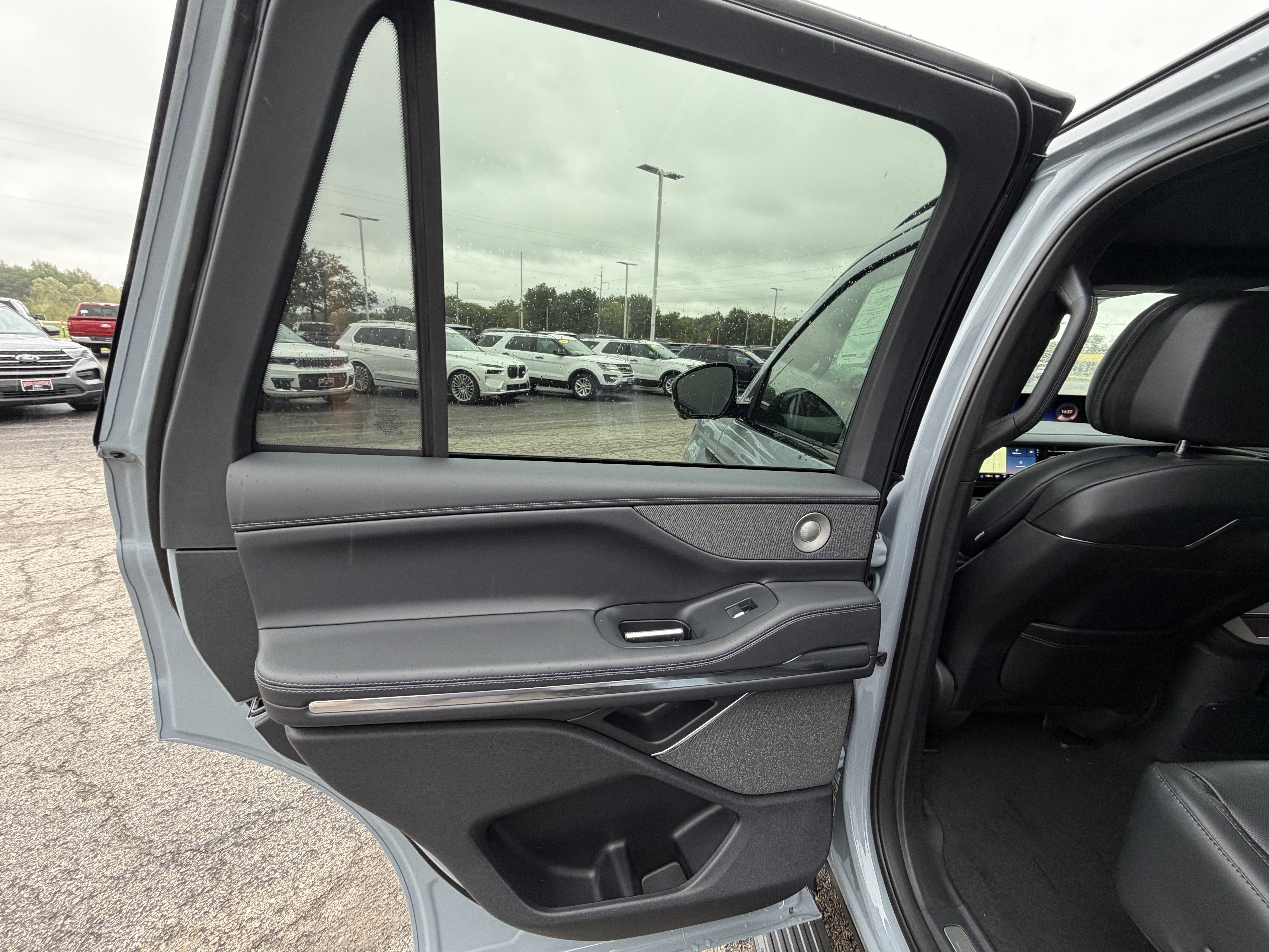 2027 Lincoln Navigator Reserve