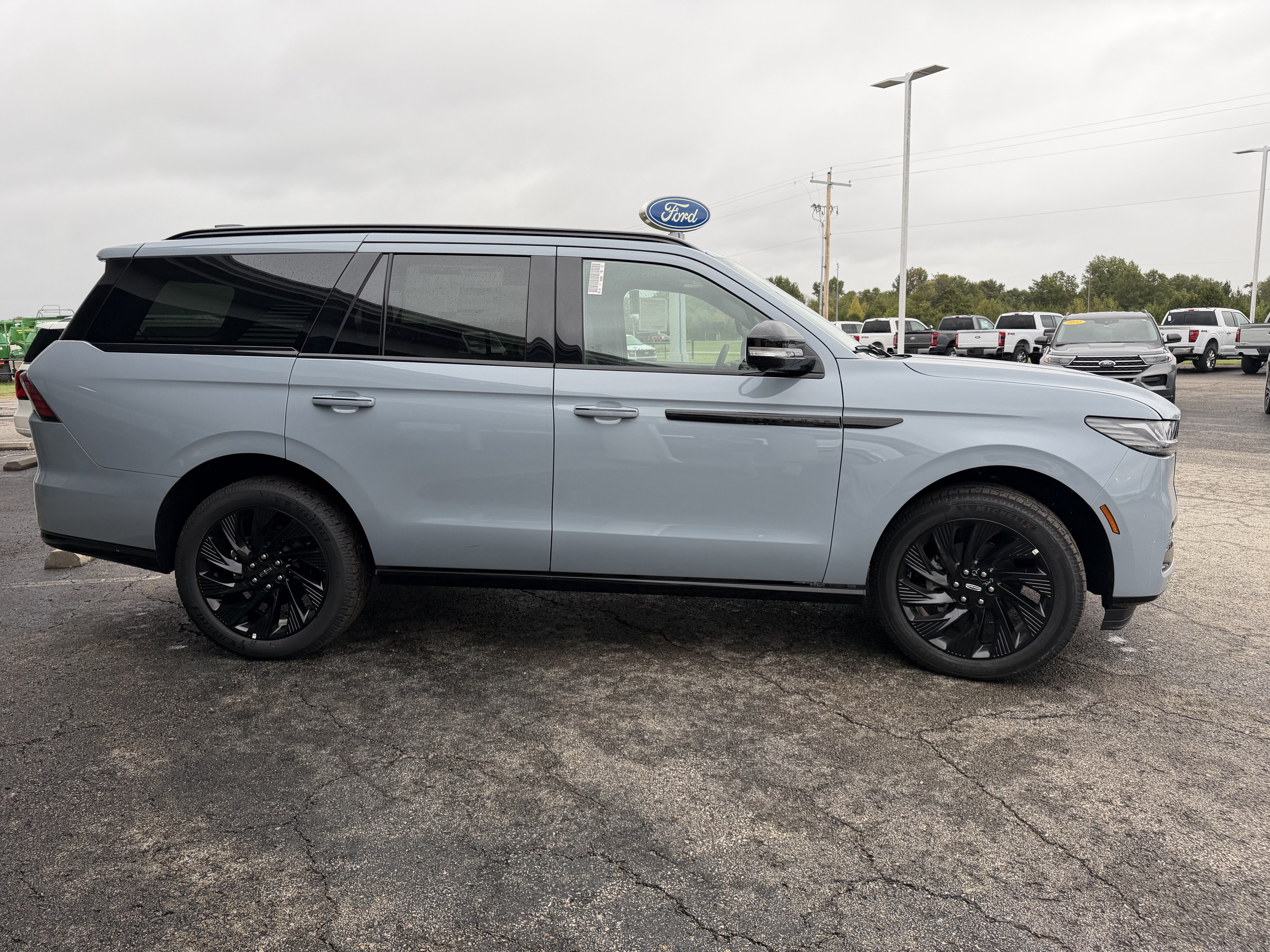 2027 Lincoln Navigator Reserve