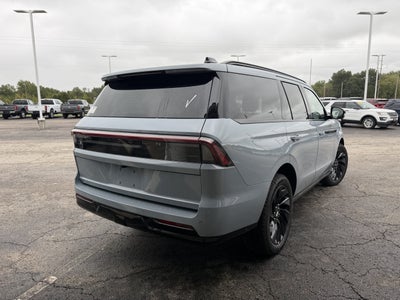 2027 Lincoln Navigator Reserve