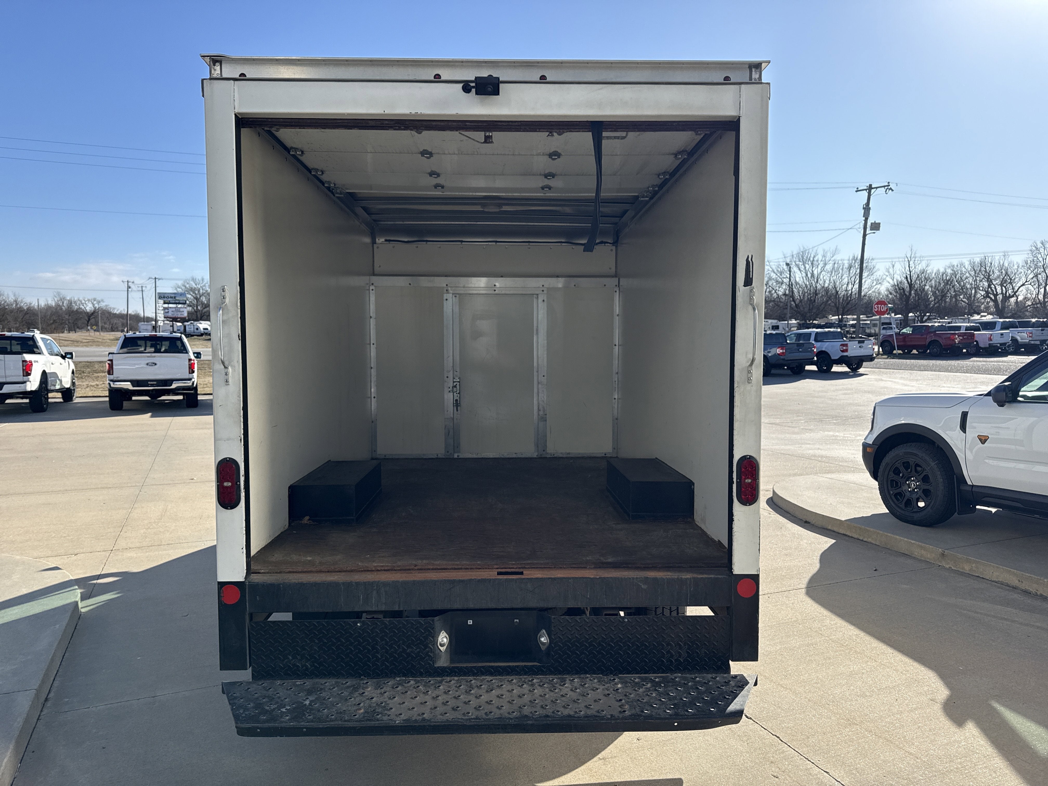 2018 Ford Transit Cutaway Box
