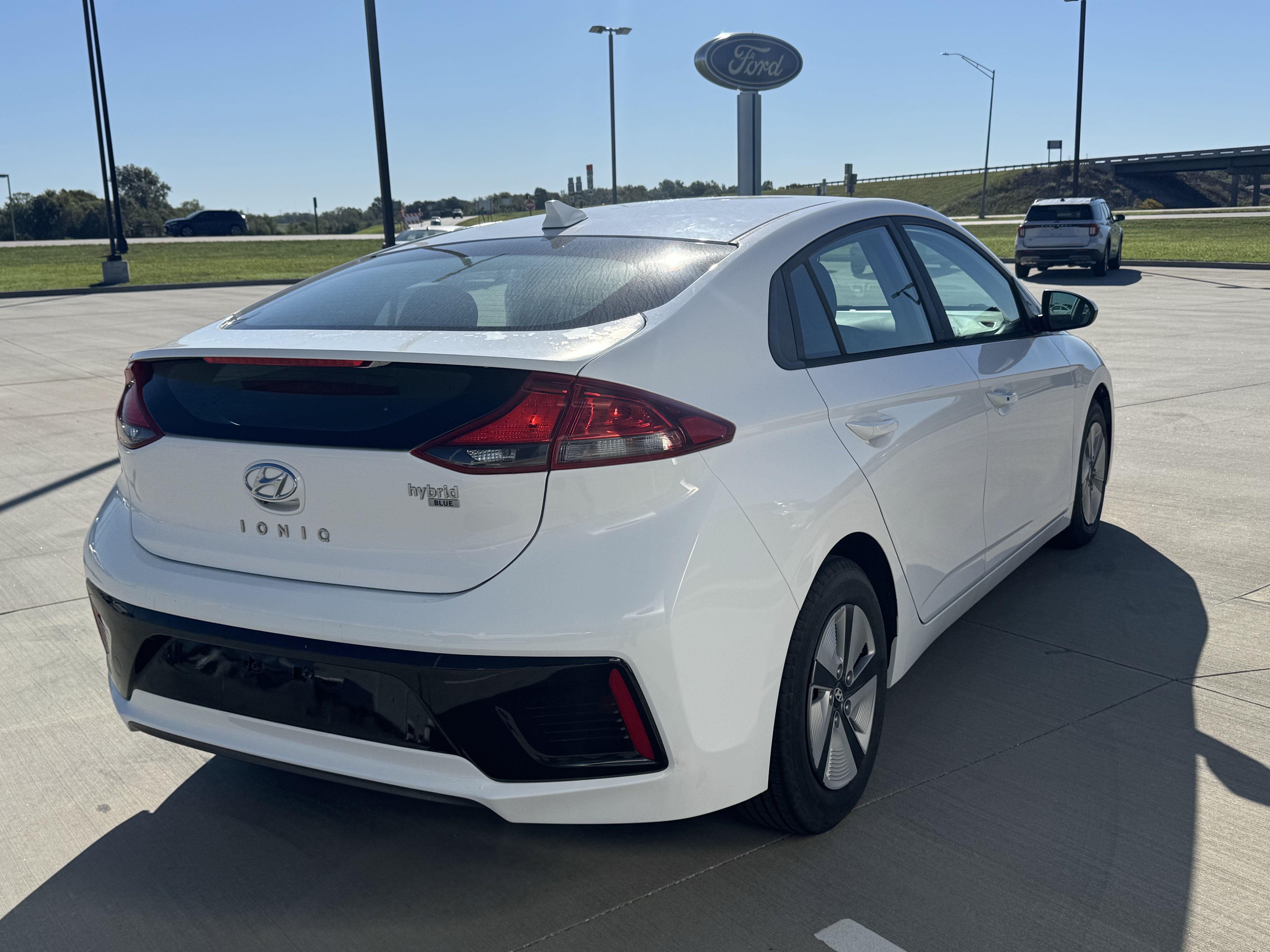 2018 Hyundai Ioniq Hybrid Blue