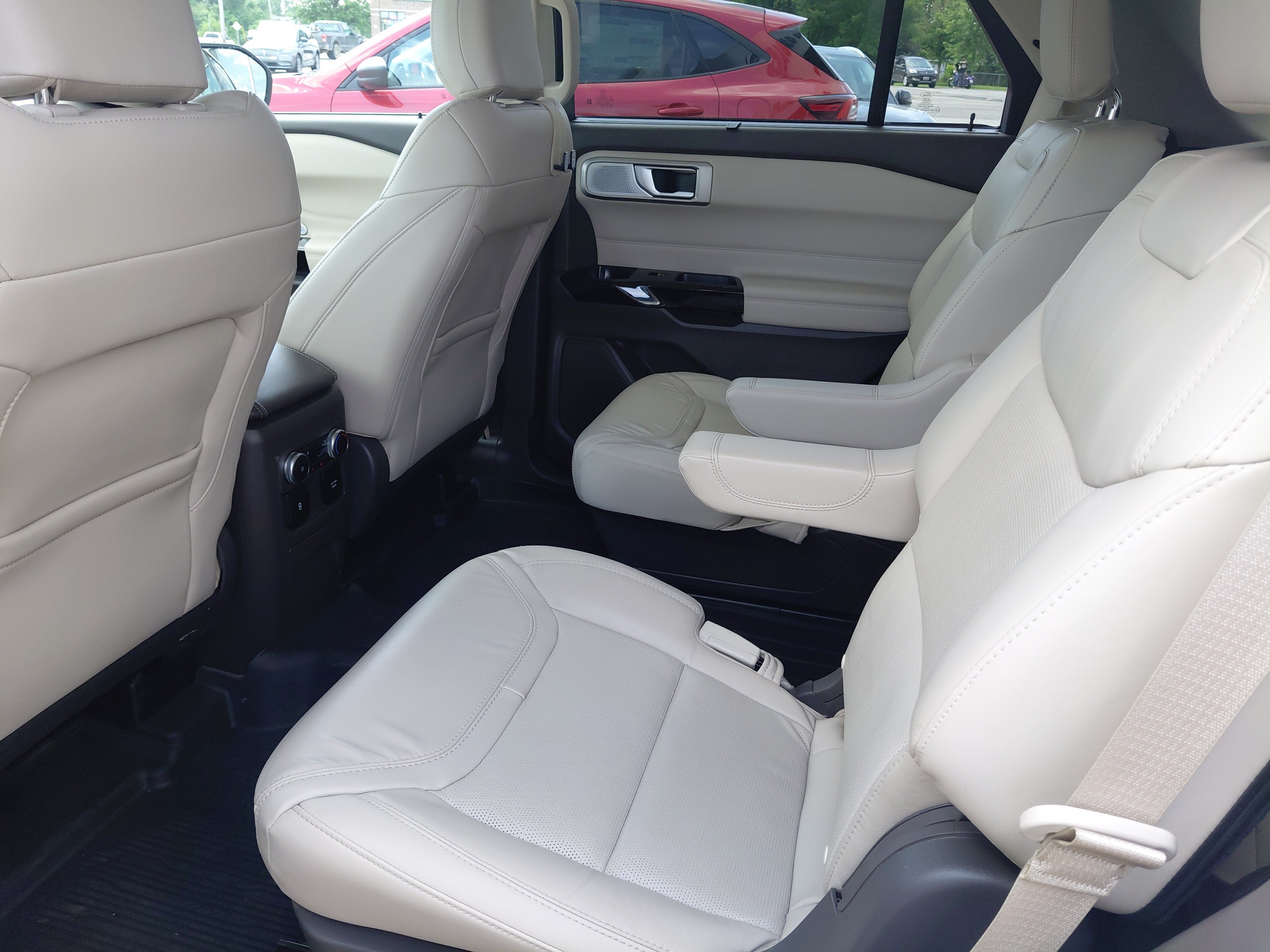 2024 Ford Explorer Platinum
