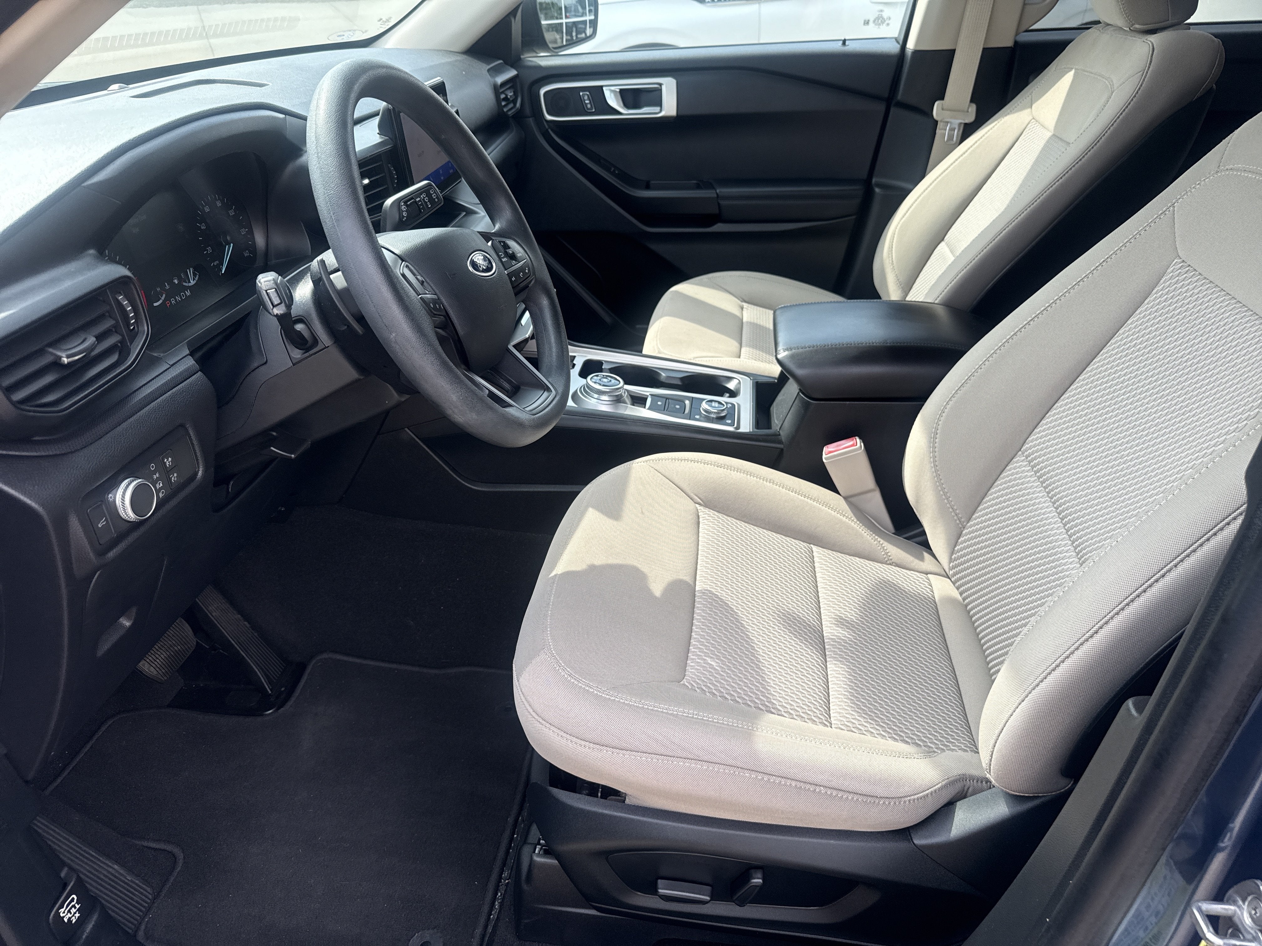 2020 Ford Explorer Base