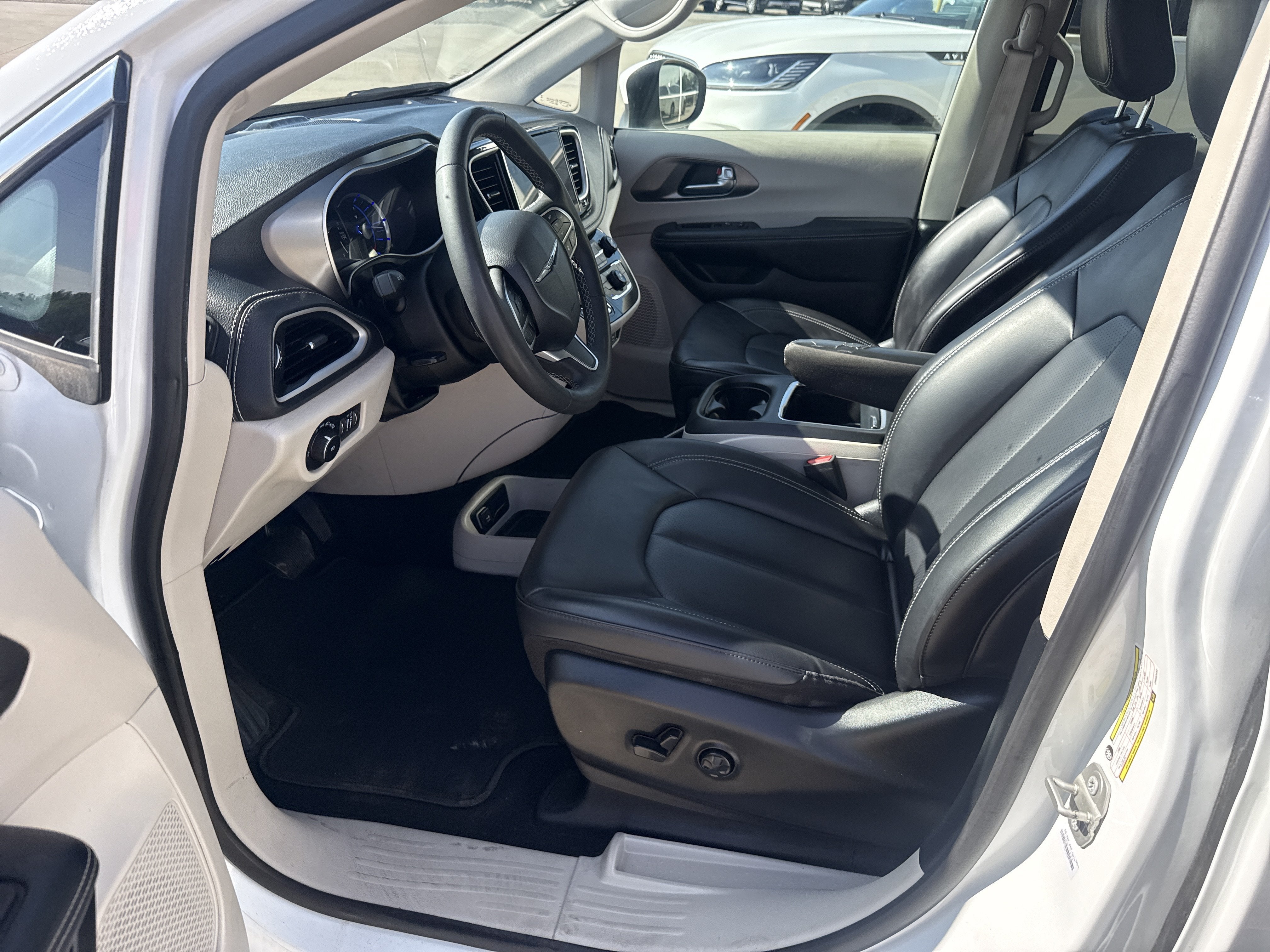 2023 Chrysler Pacifica Hybrid Touring L