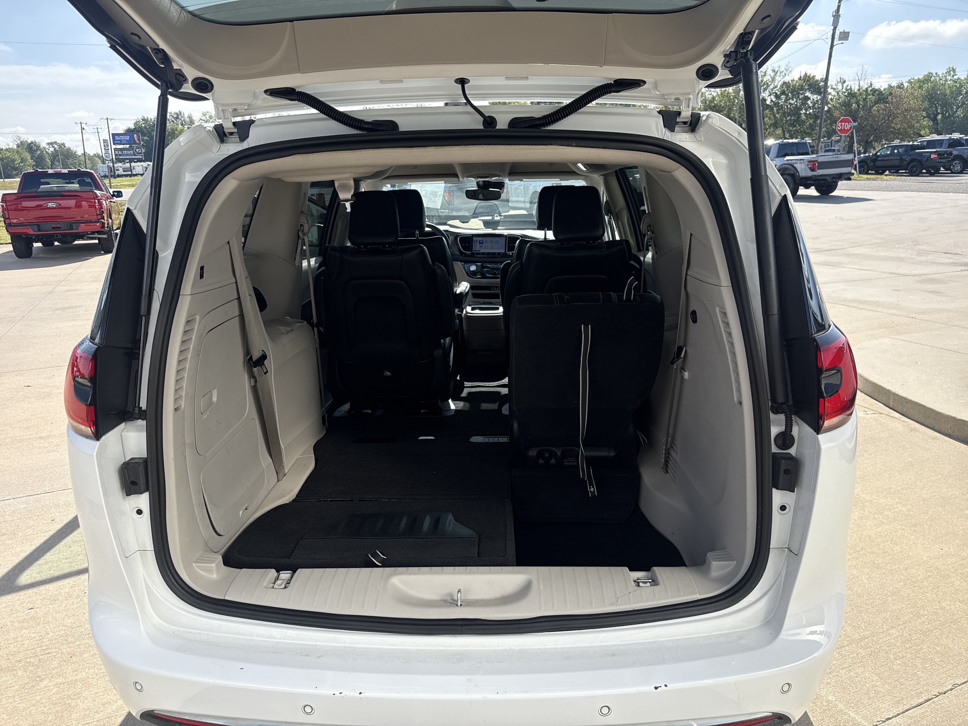 2023 Chrysler Pacifica Hybrid Touring L