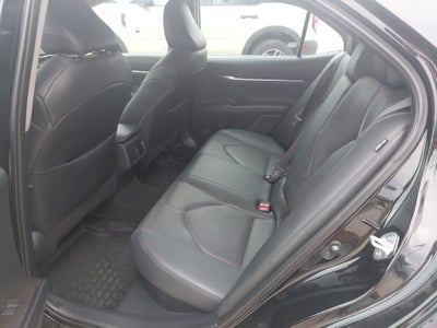 2022 Toyota Camry Hybrid XLE