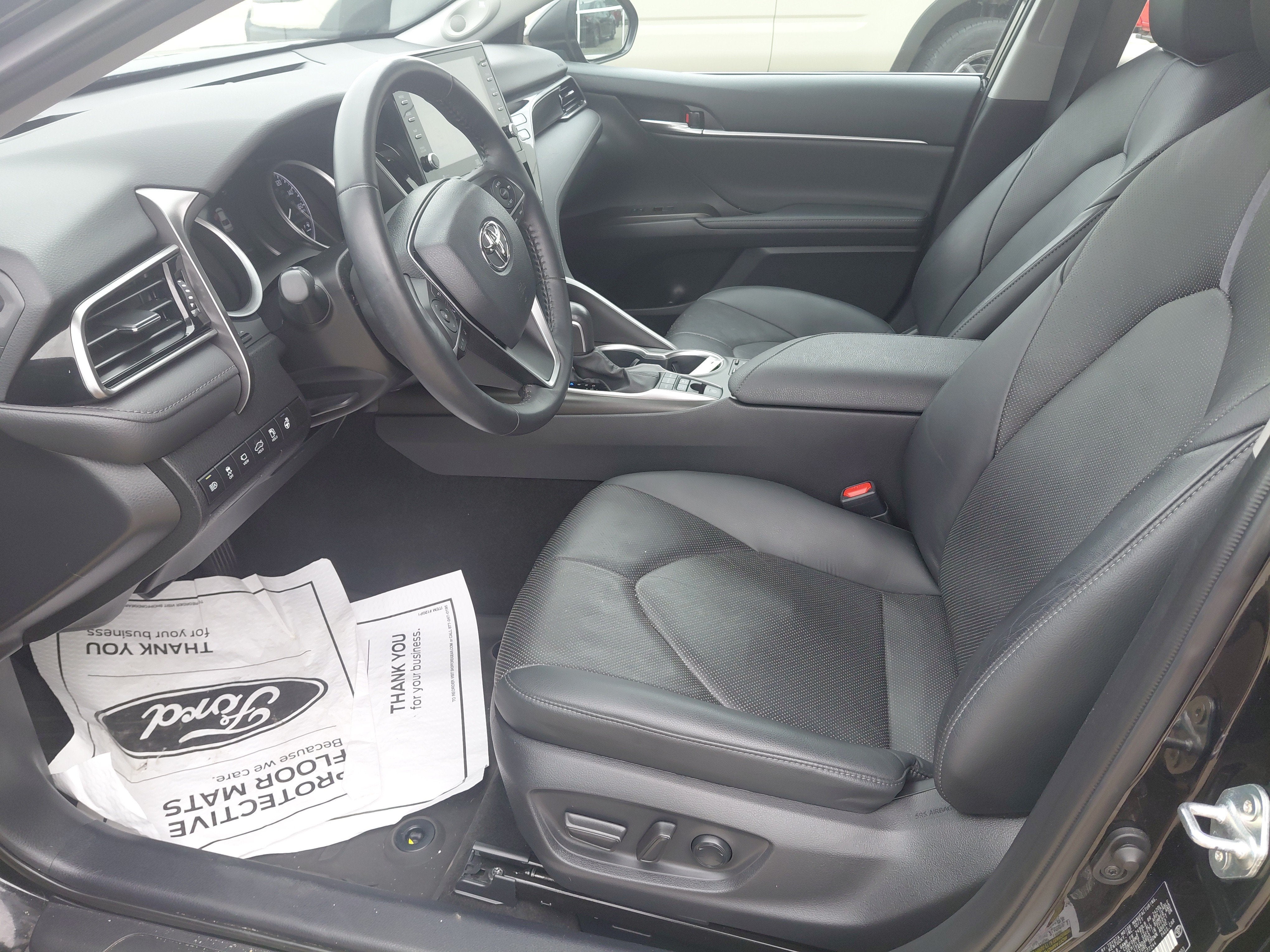 2022 Toyota Camry Hybrid XLE