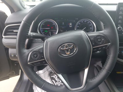 2022 Toyota Camry Hybrid XLE