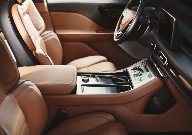 A 2023 Lincoln Aviator® Black Label model is shown in the Flight interior theme | Mike Carpino Lincoln in Pittsburg KS
