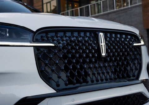 The front grille of a 2026 Lincoln Aviator® SUV is shown. | Mike Carpino Lincoln in Pittsburg KS