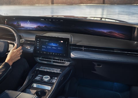 The center LCD touchscreen allows for easy personalization of key information. | Mike Carpino Lincoln in Pittsburg KS