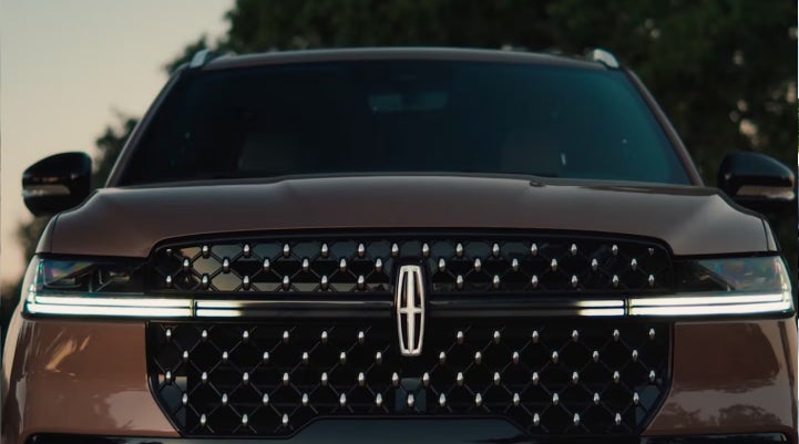 The interior of a 2025 Lincoln Black Label Navigator® SUV with the new Atmospheric theme.